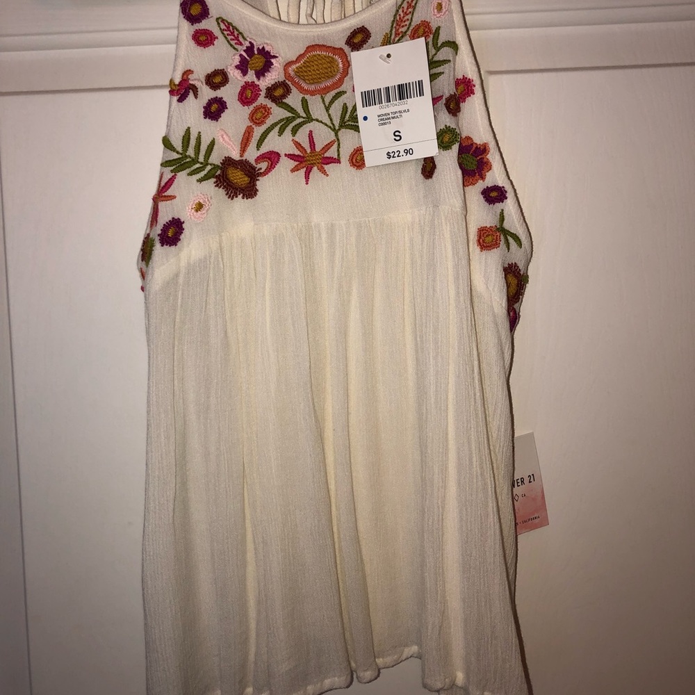 New with tags white embroidered forever21 tank